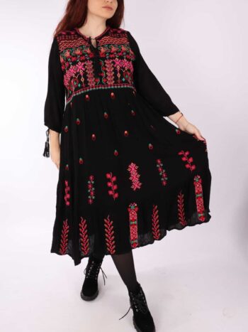 Rochie dama traditionala cu broderie