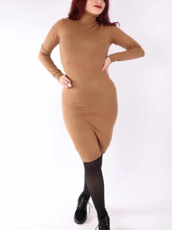 Rochie cu guler inalt si croiala pe corp