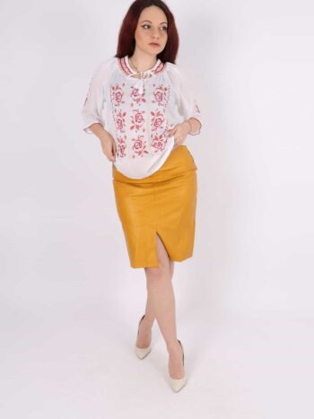 Ie din panza topita cu broderie