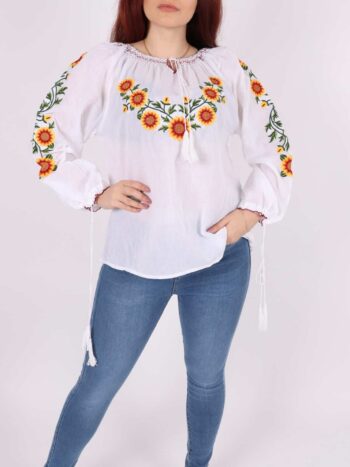 Ie traditionala dama cu broderie