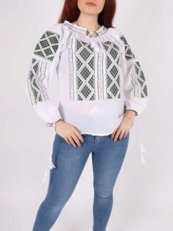 Ie dama traditionala cu broderie