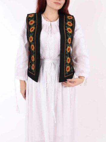 Vesta dama traditionala din lana cu broderie