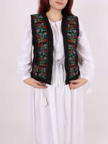 Vesta dama traditionala din lana cu broderie