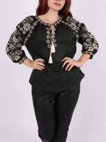 Ie dama traditionala cu broderie