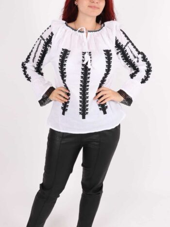 Ie dama traditionala cu broderie