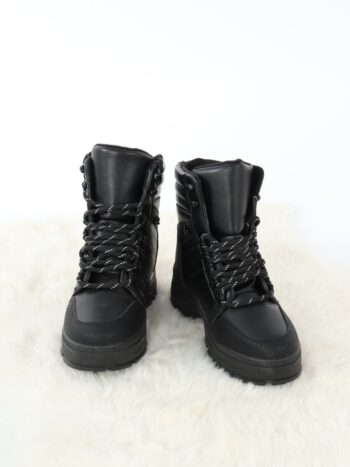 Bocanci dama foarte comozi.