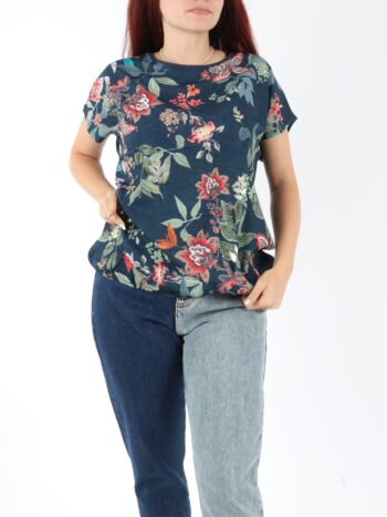 Bluza lejera cu print si maneca scurta.