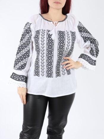 Ie traditionala dama cu broderie