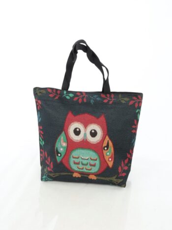 Geanta de plaja cu manere si inchidere prin fermoar.