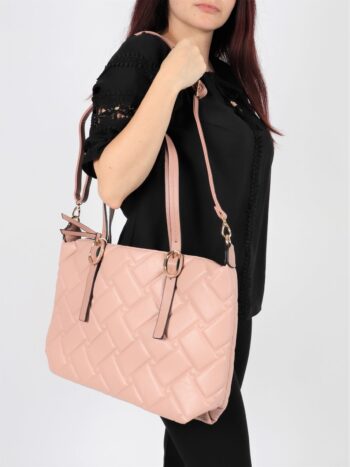 Geanta de dama foarte incapatoare cu efect si maner reglabil.