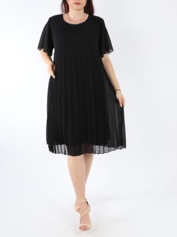 Rochie lejera cu dublura si maneca scurta.