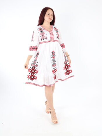 Rochie traditionala cu broderie si maneca lunga