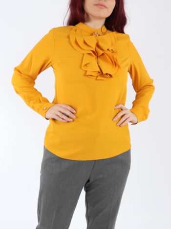 Bluza dama cu volanase si accesoriu.