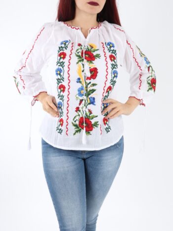 Ie traditionala dama cu maneca lunga, brodata pe panza alba de bumbac.