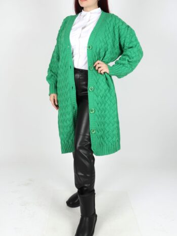 Cardigan dama lung tricotat cu inchidere prin nasturi.