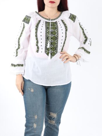 Ie traditionala dama cu maneca lunga, brodata pe panza alba de bumbac.