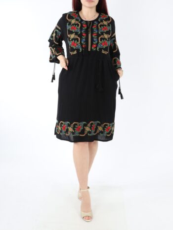 Rochie traditionala lunga din bumbac 100% cu broderie colorata.