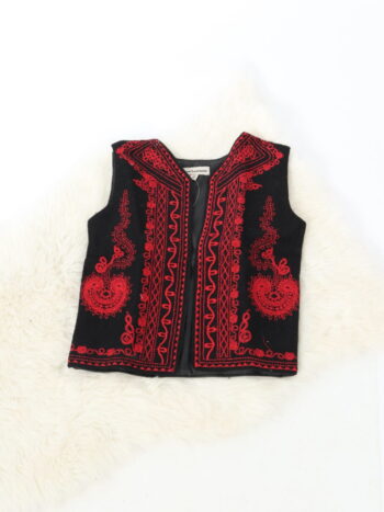 Vesta traditionala pentru copii cu broderie. 