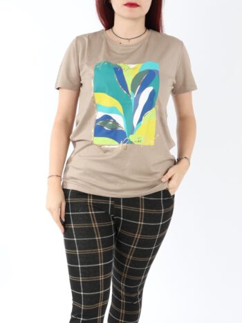 Bluza lejera cu print si maneca scurta.