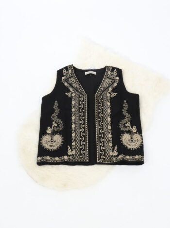 Vesta traditionala pentru copii cu broderie.