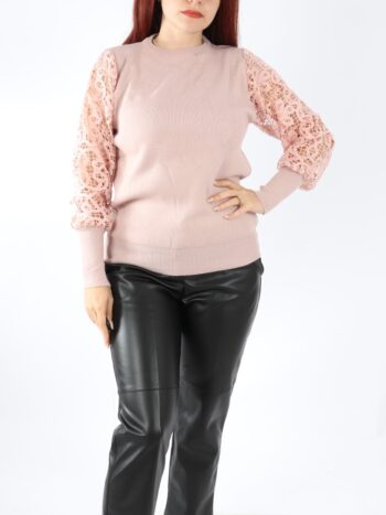 Pulover dama cu maneci din dantela.