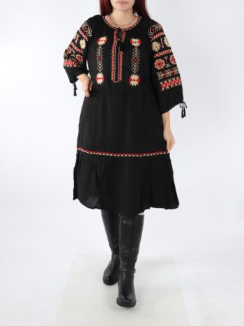 Rochie traditionala din bumbac 100% cu broderie colorata.