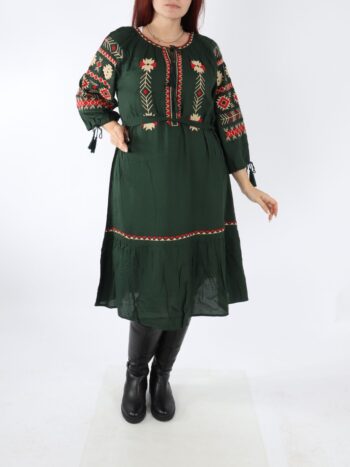 Rochie traditionala din bumbac 100% cu broderie colorata.