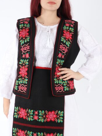 Vesta traditionala cu broderie colorata