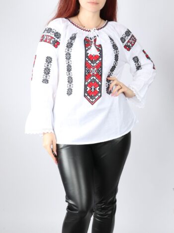 Ie traditionala dama cu maneca lunga, brodata pe panza alba de bumbac.