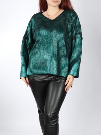 Pulover dama cu efect metalizat si decolteu