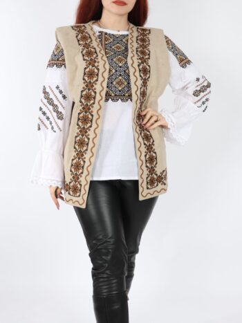 Vesta traditionala cu broderie colorata