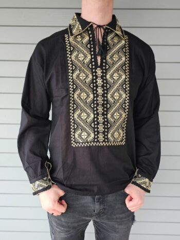 Camasa traditionala barbateasca cu broderie colorata si inchidere prin siret.