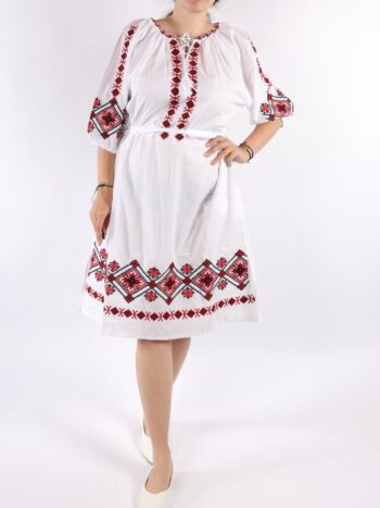 Rochie traditionala din bumbac 100% cu broderie colorata.