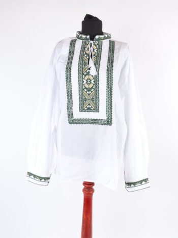 Camasa traditionala barbateasca cu broderie colorata si inchidere prin siret.