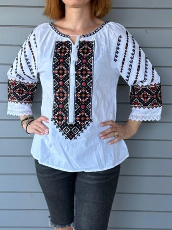 Ie traditionala cu maneca 3 sferturi cu broderie rosu si negru